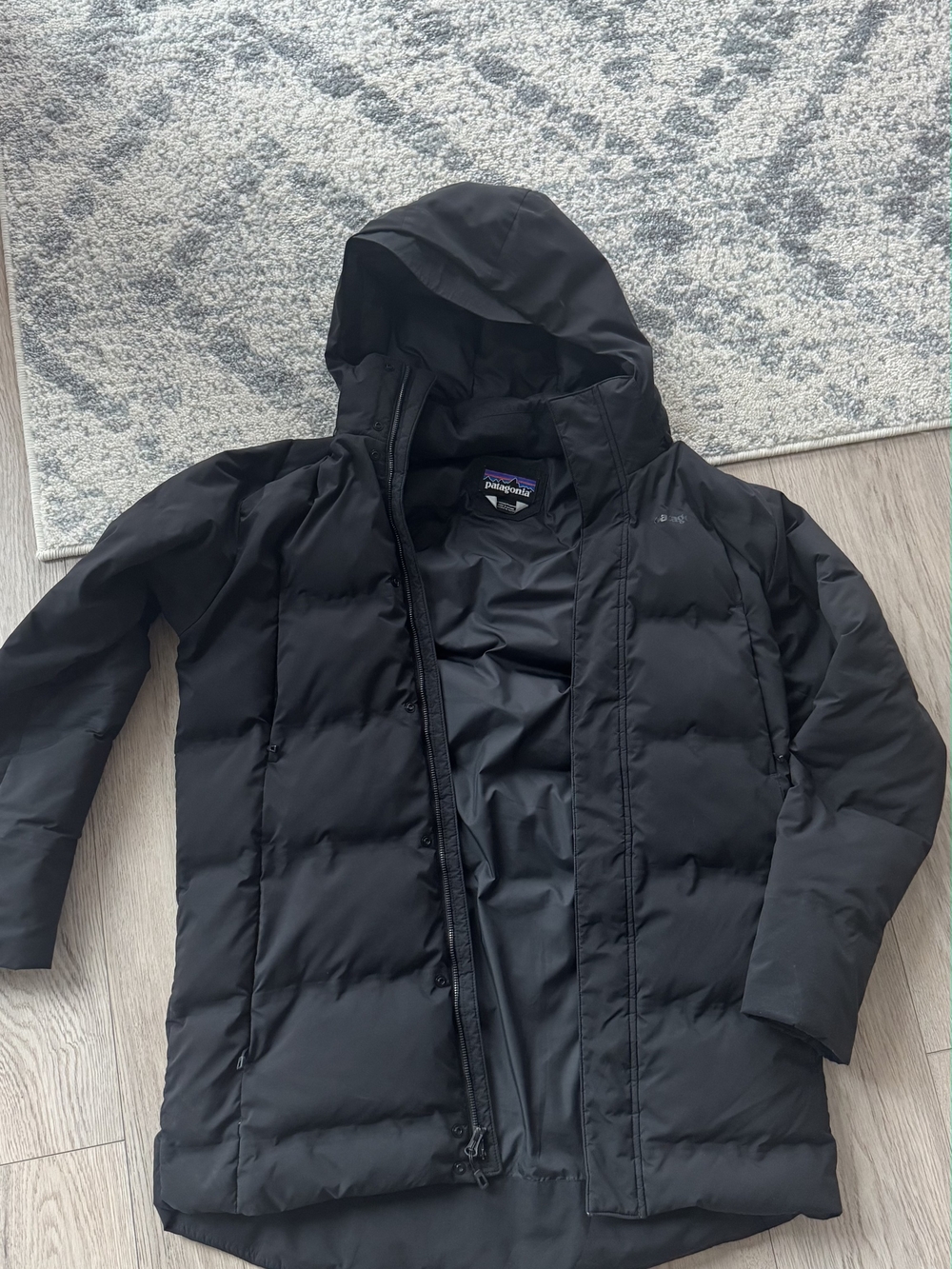 Patagonia Black Jackson Glacier Parka - Men's M